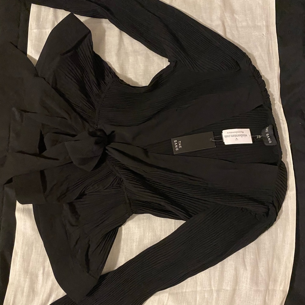 Black plunging neck peplum top NEW W TAGS